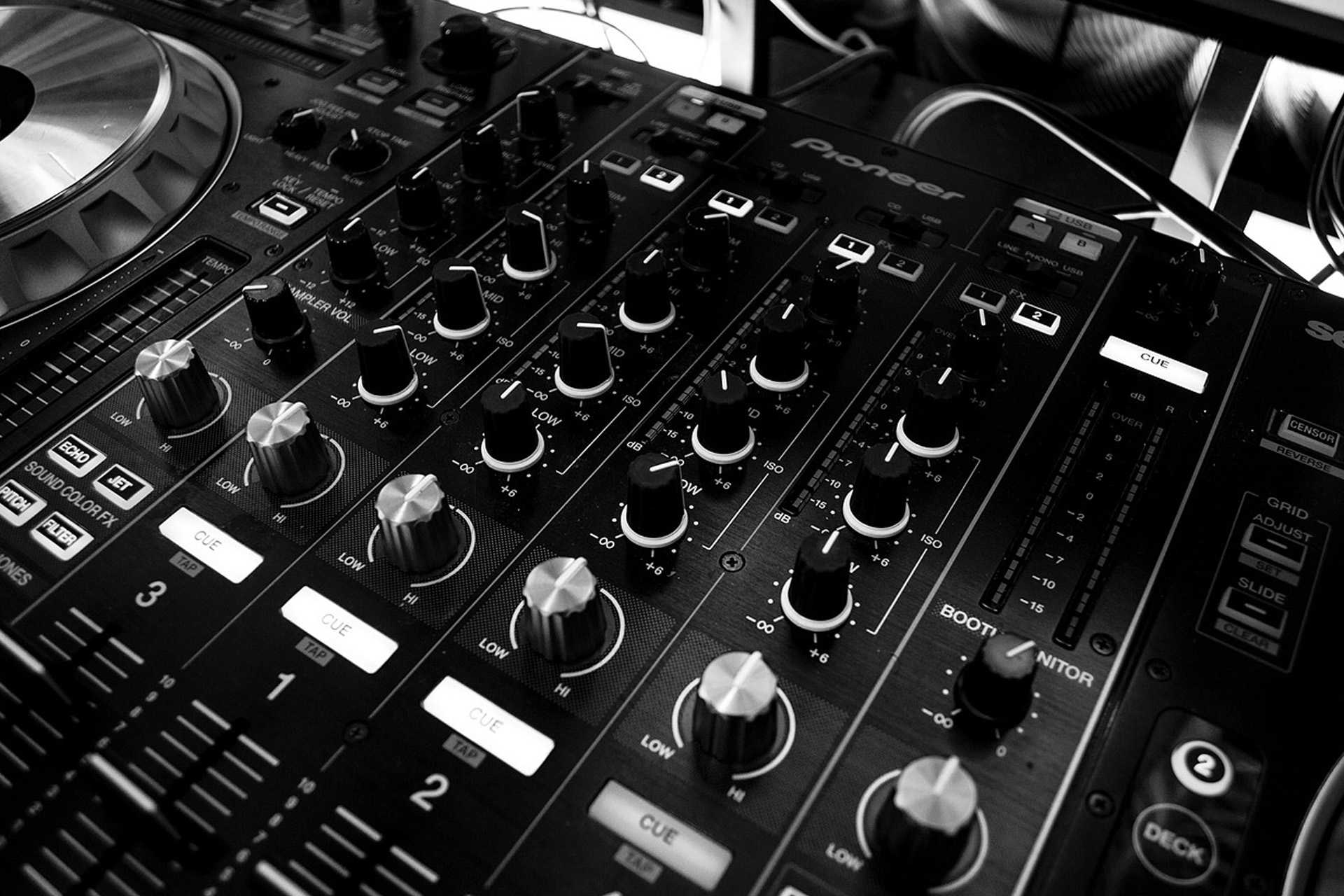 10 Best DJ Mixers For Beginners: Discover the Top-Rated Mixers for Your Music