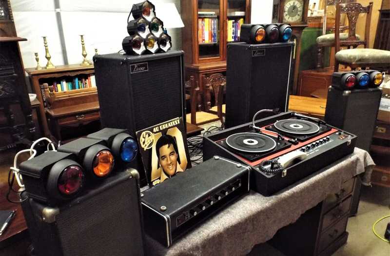 What is the average power consumption of a typical DJ setup?